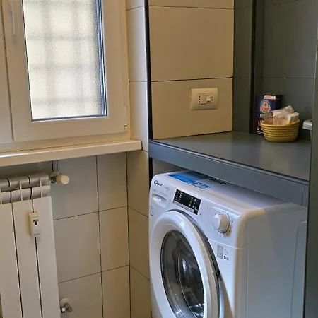 Roberta Vatican Flat *