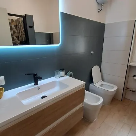 Roberta Vatican Flat