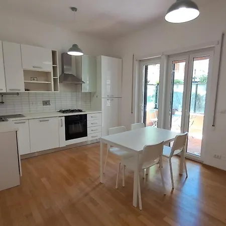 Roberta Vatican Flat * Řím