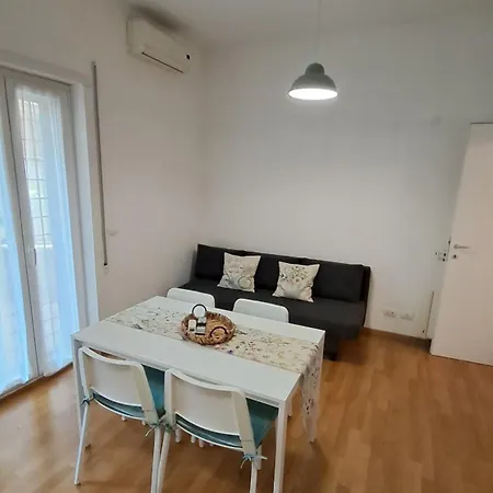 Roberta Vatican Flat